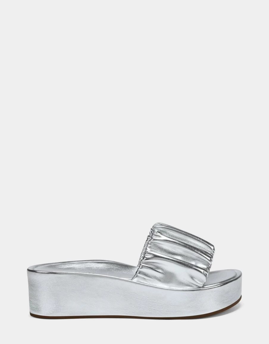Aerosoles Aware Women'S Sandal In Silver Best