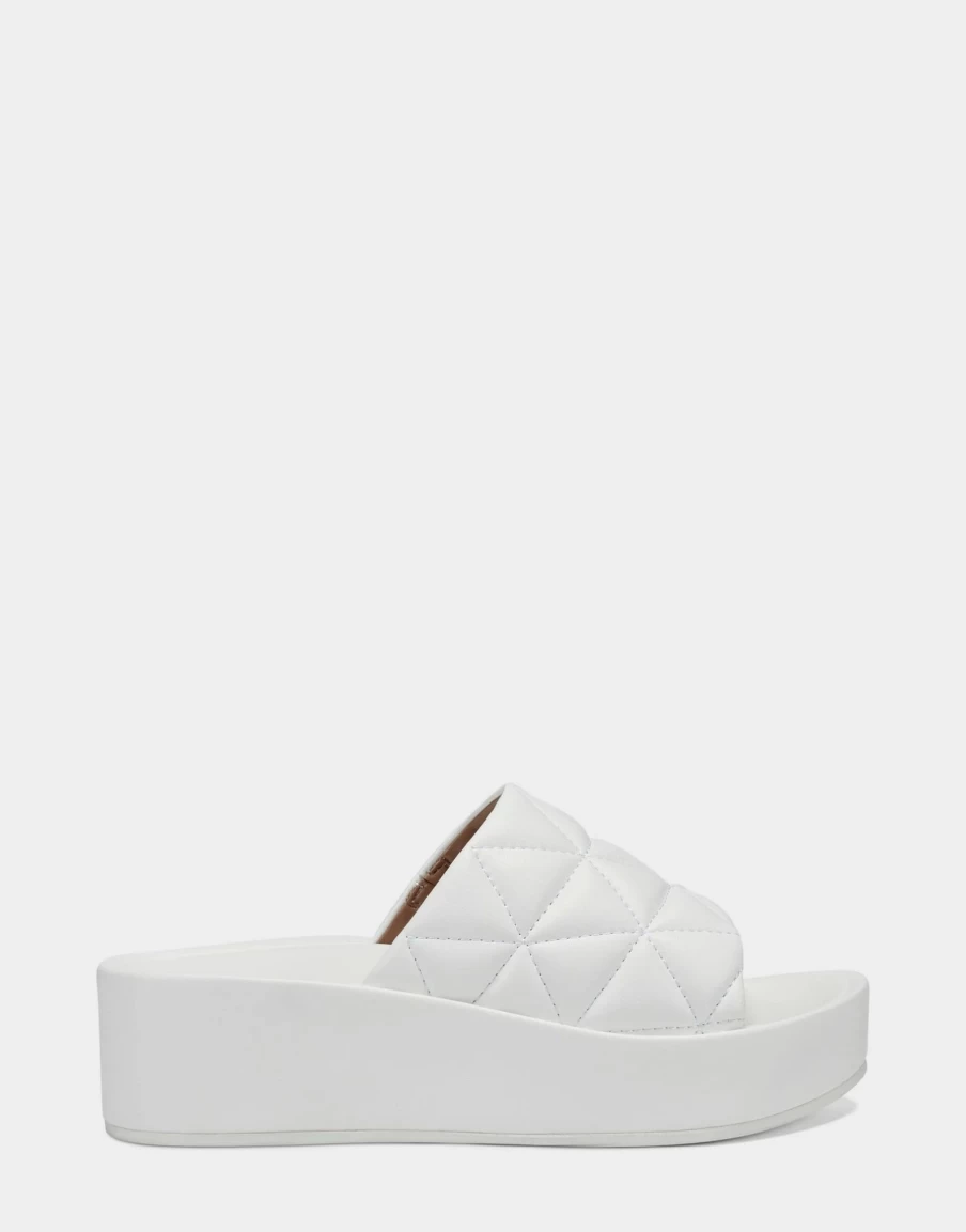 Aerosoles Aware Women'S Sandal In White Online
