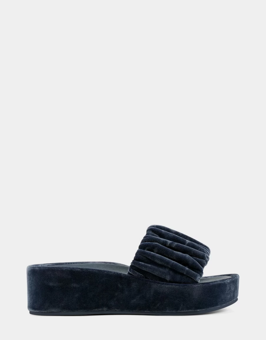 Aerosoles Women'S Sandal In Navy Hot